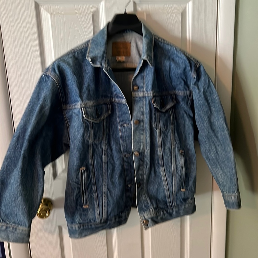 Levis Relaxed fit Denim Trucker Jacket in excellent condition.
